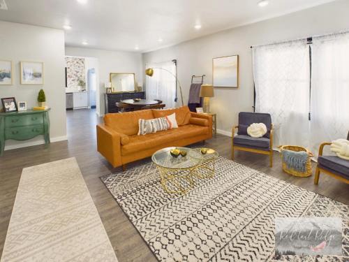 Albany Apartment | Downtown Vintage Modern Home PNW Wineries