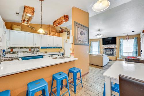 Williams House | Downtown Williams Home Walk to Shops and Dining!