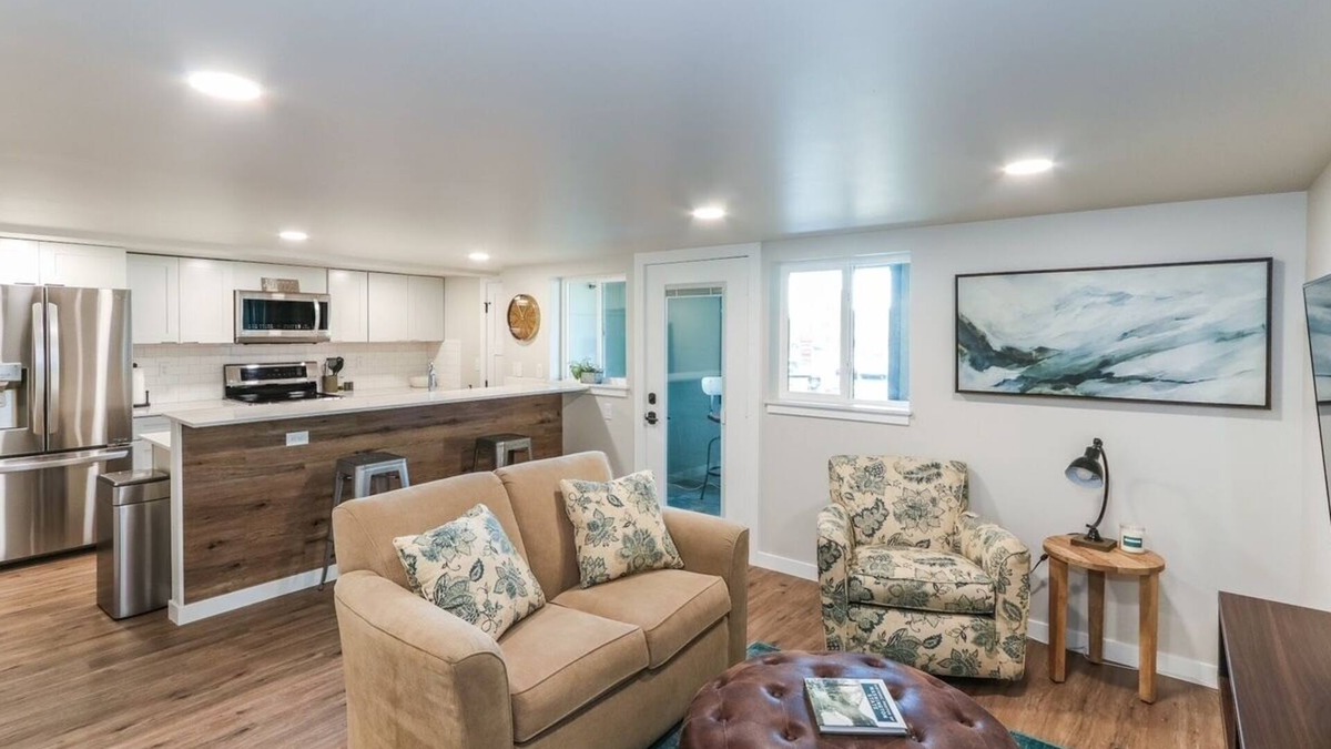 Brownstown Apartment | Downtown Yakima 2-Bedroom apartment on 2nd floor of The Hittle Building