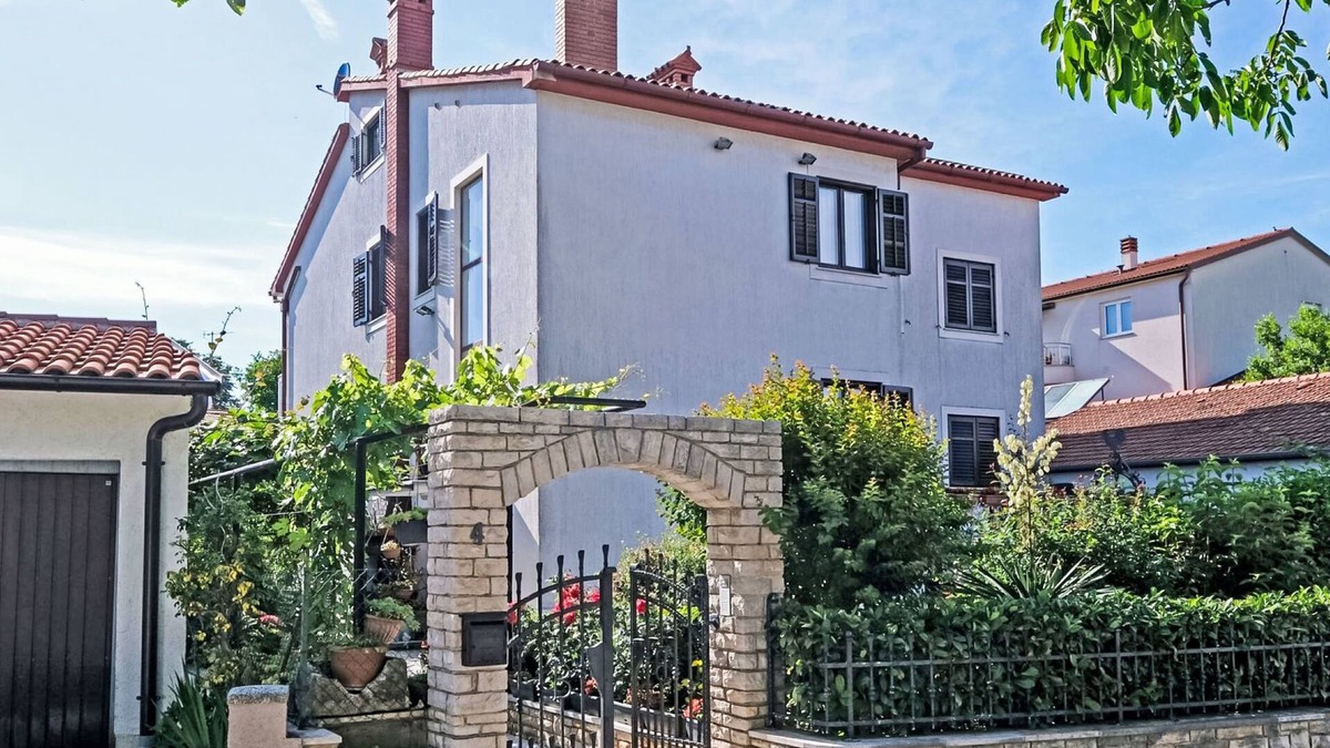Pjescana Uvala Apartment | Dragica by Interhome