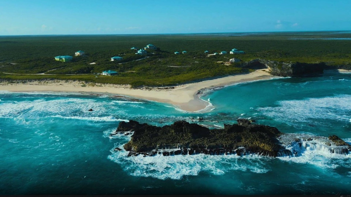 Conch Bar Villa | Dragon Cay Resort