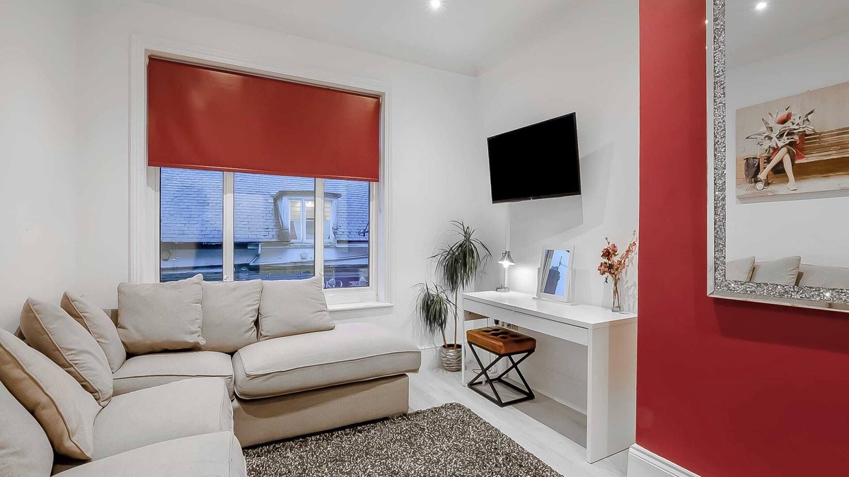 Royal Tunbridge Wells Cottage | Dragon Pad - UK46422