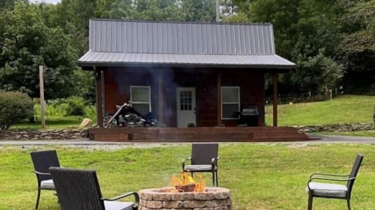 Robbinsville Cabin | Dragon's Nest Cabin with Mountain Views