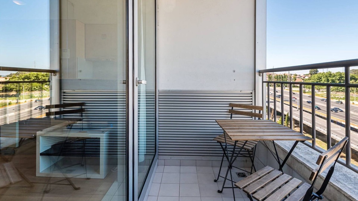 Campanha Apartment | Dragon Stadium Studio w/Balcony by LovelyStay