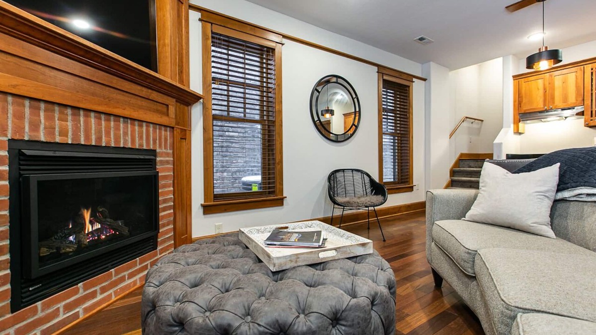 Dubuque Apartment | Drake House: The Loft (Private Hot Tub)
