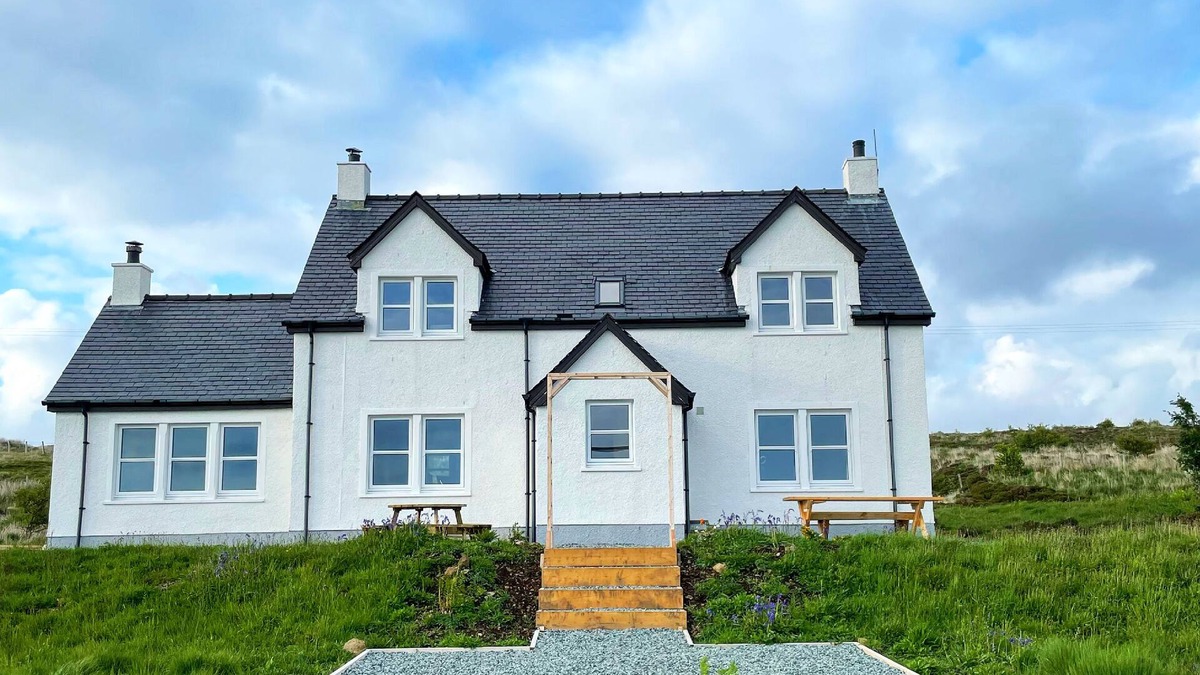 Caroy House | Dramatic Sea Views At Healabhal House on the Isle of Skye.