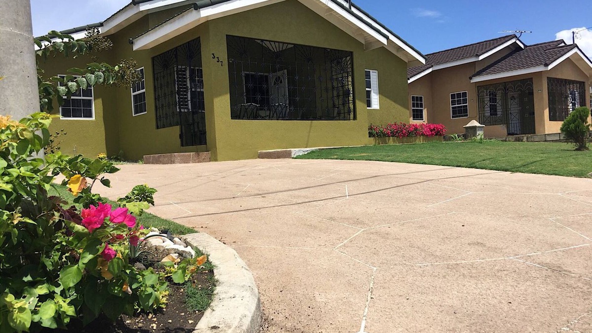 Mammee Bay House | Drax Hall Country Club's Sweet Escape