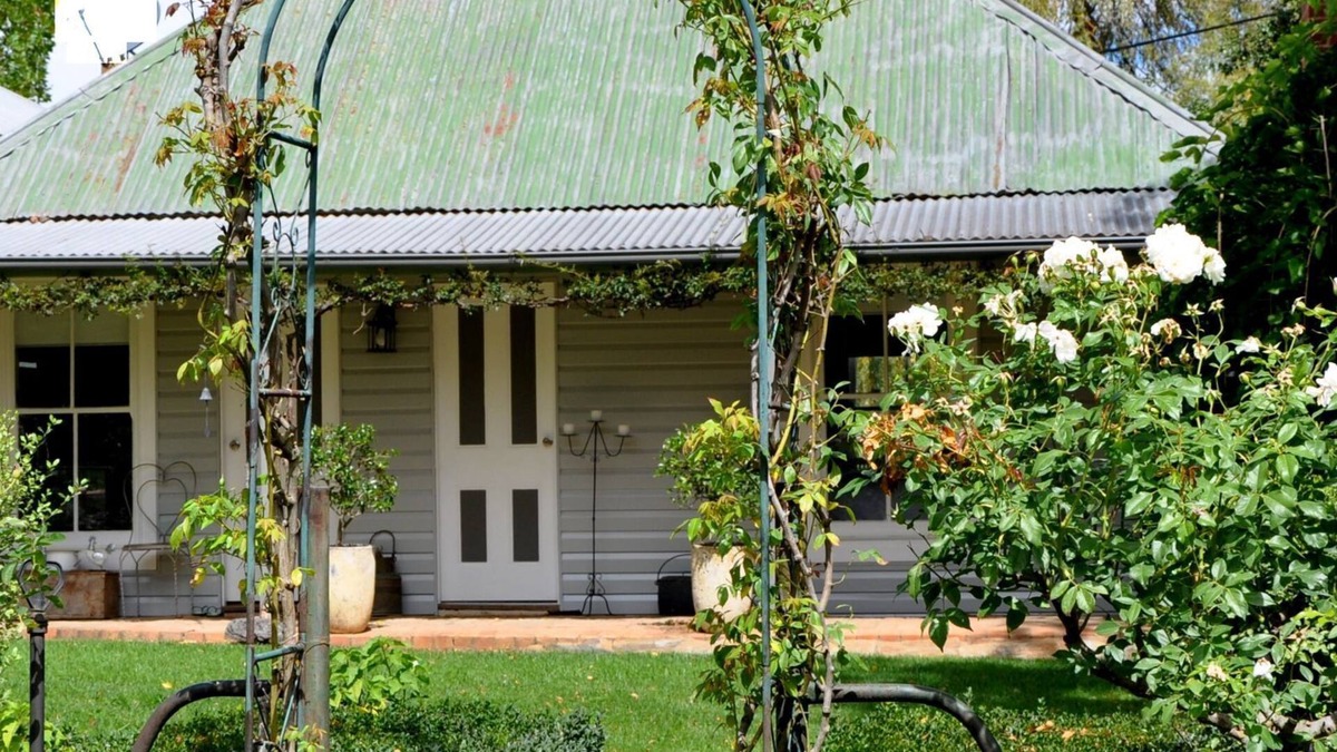 Kings Plains Cottage | Drayshed Cottage -Romantic Country Getaway