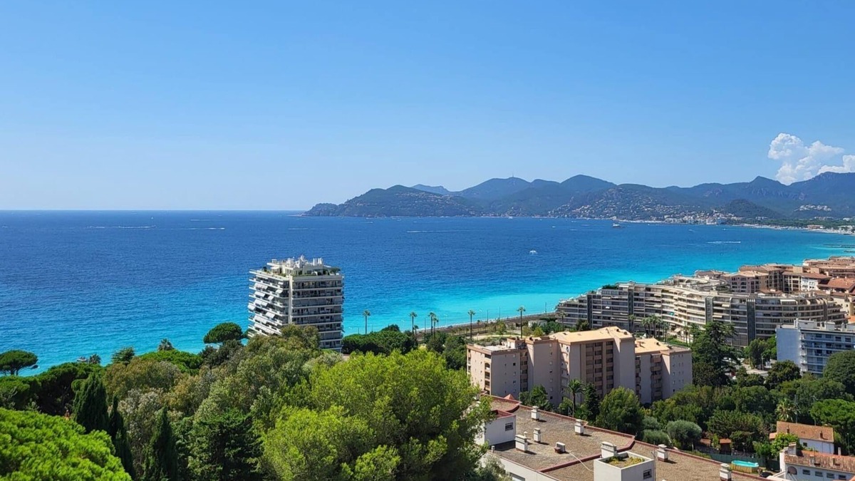Cannes La Bocca Apartment | Dream apartment with sea view