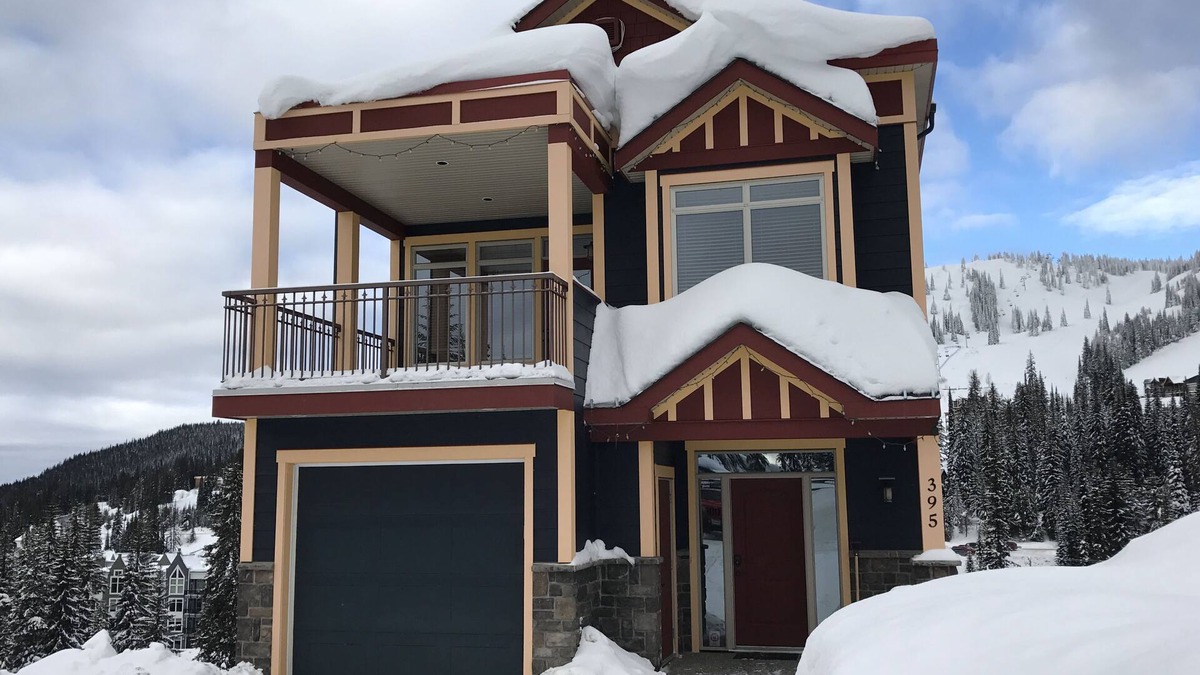 Silver Star Mountain Ski Chalet | Dream Catcher - Luxury Mountain Chalet, 50 Metres from Village, Ski In/Ski Out