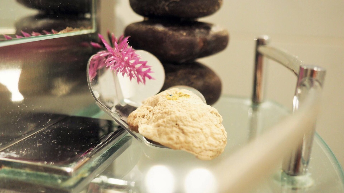 Whitby Apartment | Dream Catcher Retreat - Luxurious Charming Modern Suite with splash of Glam