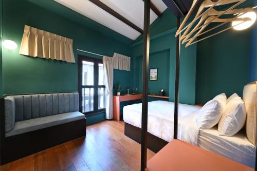Kampong Glam Hotel | Dream Chaser Boutique Capsule Hotel