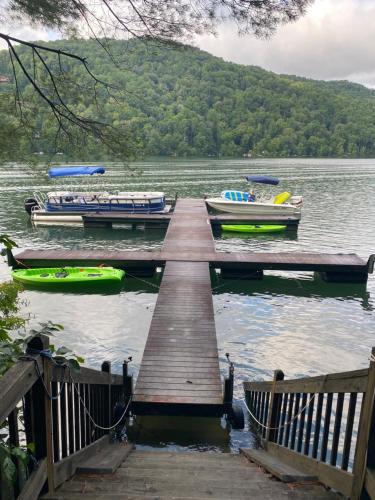 Topton Ski Chalet | Dream Chaser Chalet at Nantahala Lake
