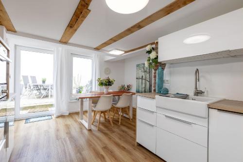 Gladenbach Apartment | Dream Green Apartment 'Meadow'