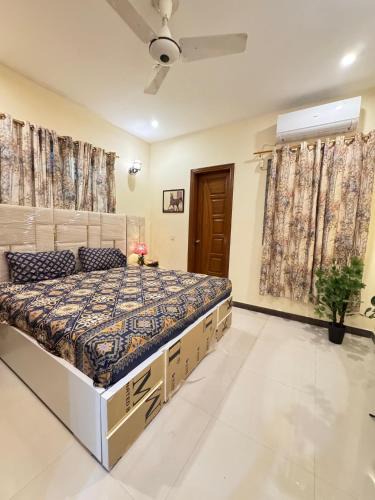 Clifton House | Dream home 2 & 4 bedroom Family house
