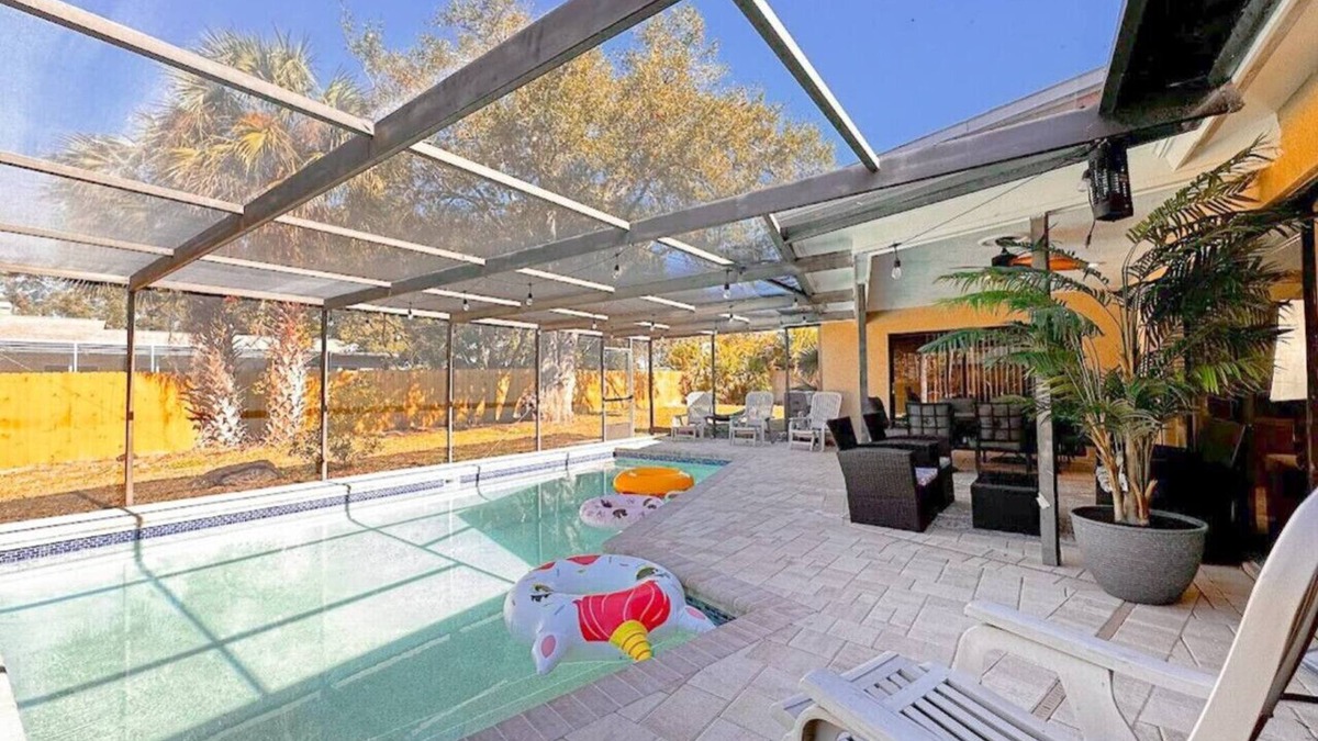 Palm Harbor Villa | Dream Home W PebbleTec Pool