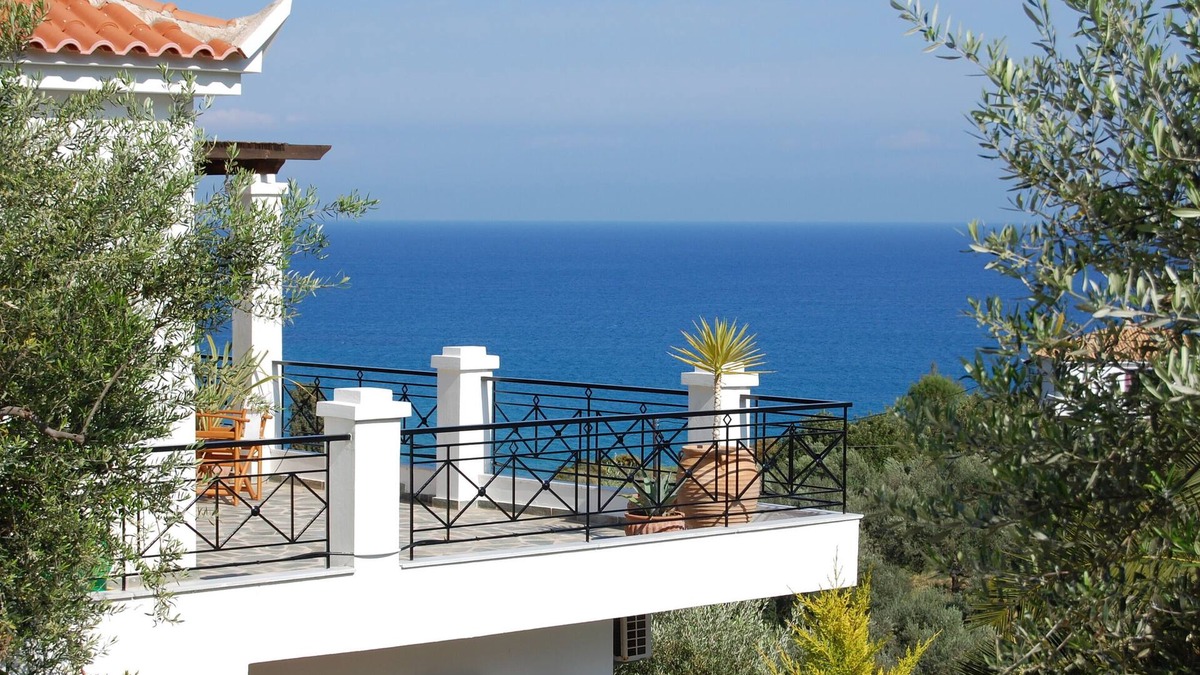 Pylos-Nestoras House | Dream house by the sea- 200 meters from the beach- private access
