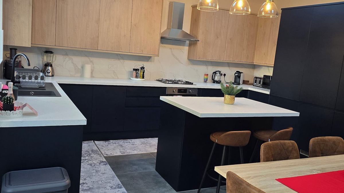 West Hendon House | Dream House on London/Pet Friendly