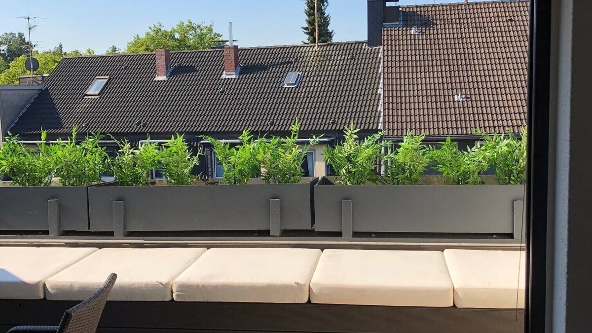 Ruettenscheid Apartment | Dream loft near Messe Essen/Düsseldorf with loggia and private elevator.