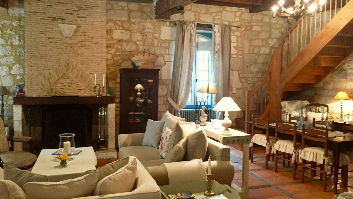 Issigeac Villa | Dream Medieval Stone Villa in Popular Market Village, ideal for Couples & Family