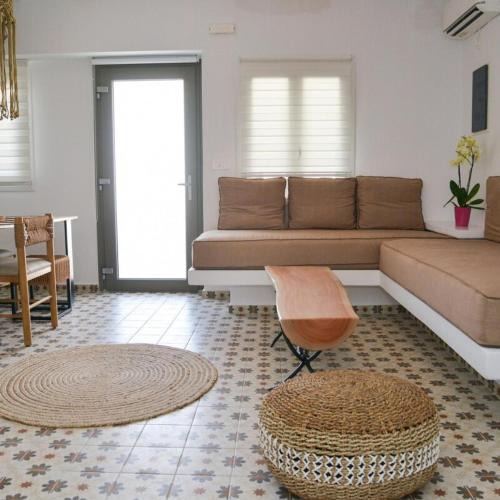Adamas House | Dream on Adamas Milos