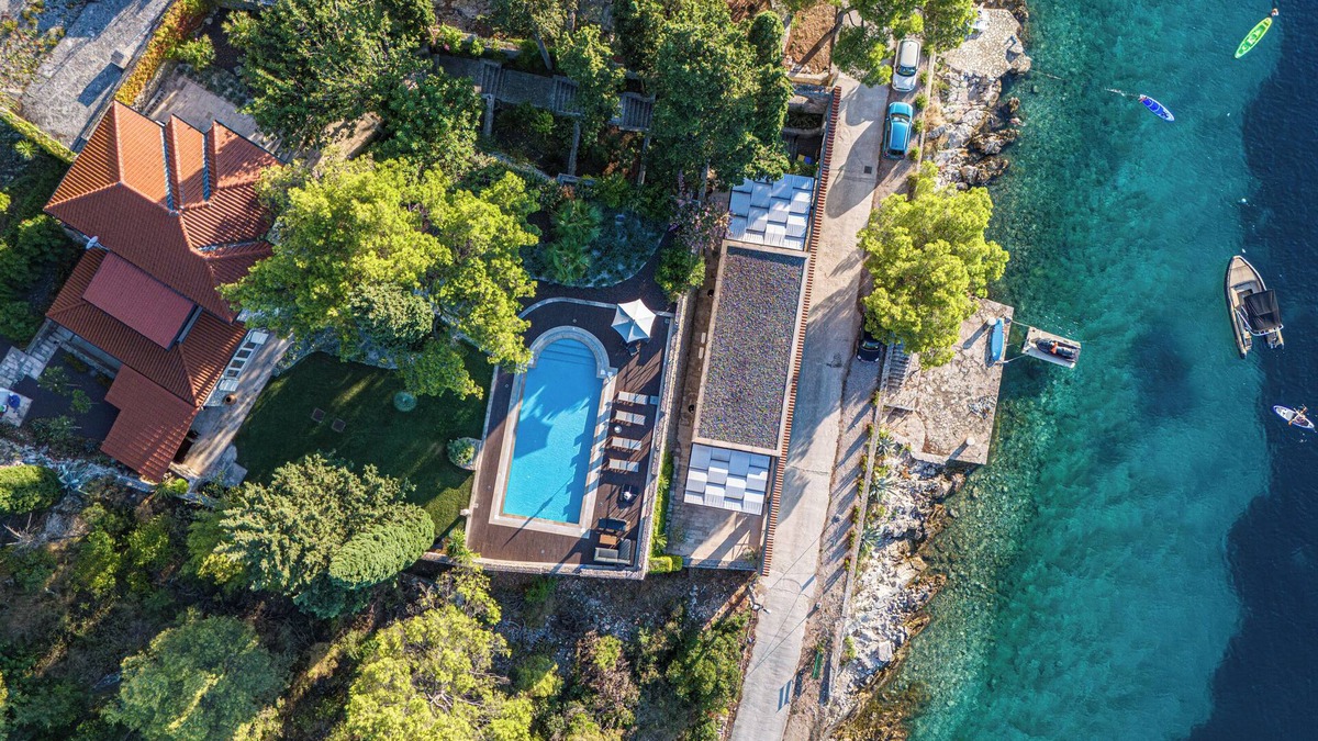 Rogac House | Dream property right on the water