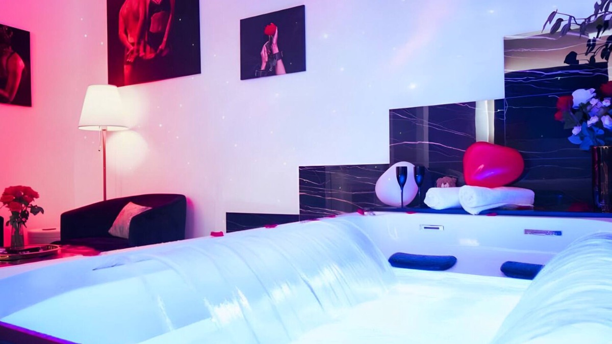 Forbach Apartment | Dream Room | Jacuzzi, Sauna, Waterbed