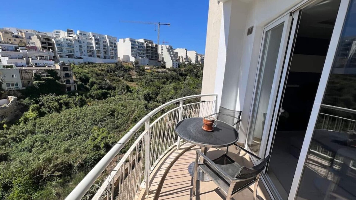 Il-Balluta Apartment | Dream Stay one bedroom apartment in Balluta