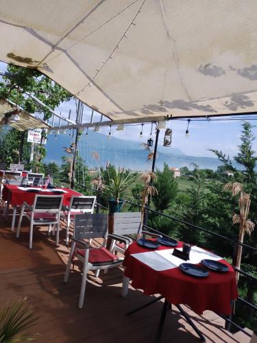Udenisht Bed & Breakfast | Dream Stone Holiday Bar Restaurant