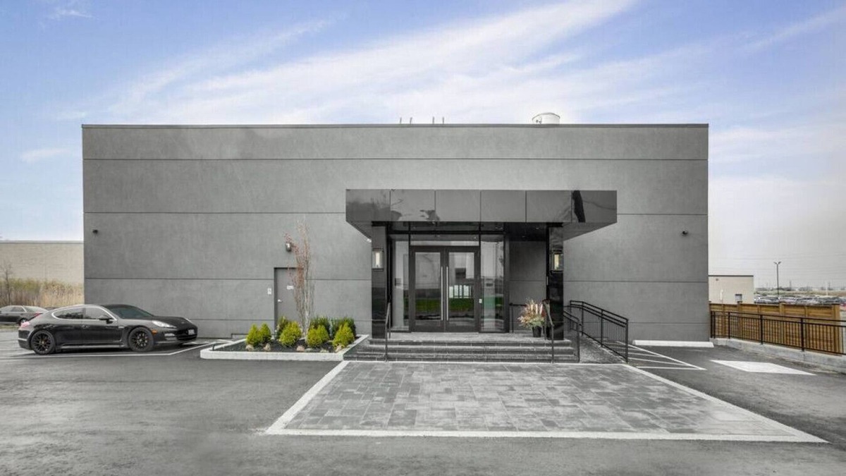 Northeast Mississauga House | Dream Suites Boutique Hotel - Private room in Mississauga