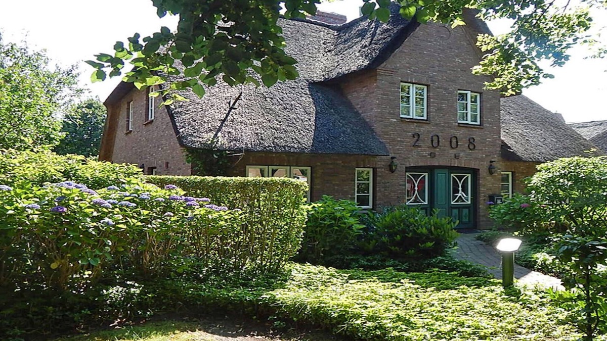 Nieblum House | Dream vacation in Nieblum on Föhr in exclusive, cozy cottage under thatch