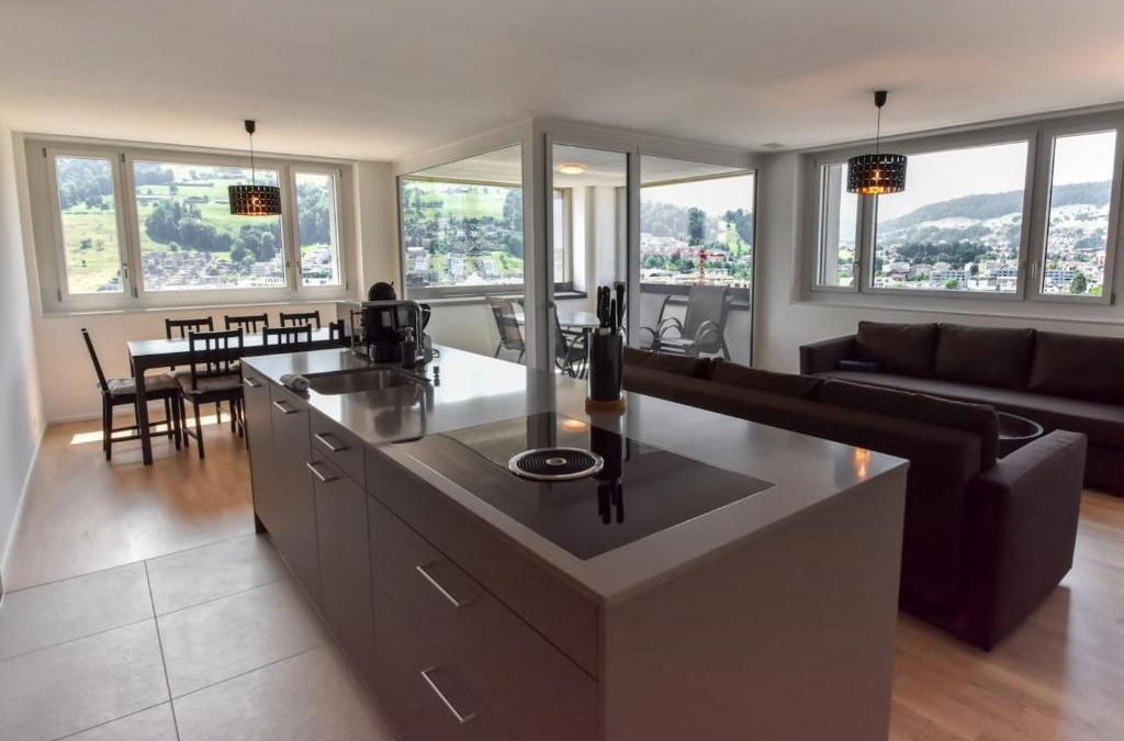 Kriens Apartment | Dream View Apt With Homecinema Netflix & Loggia