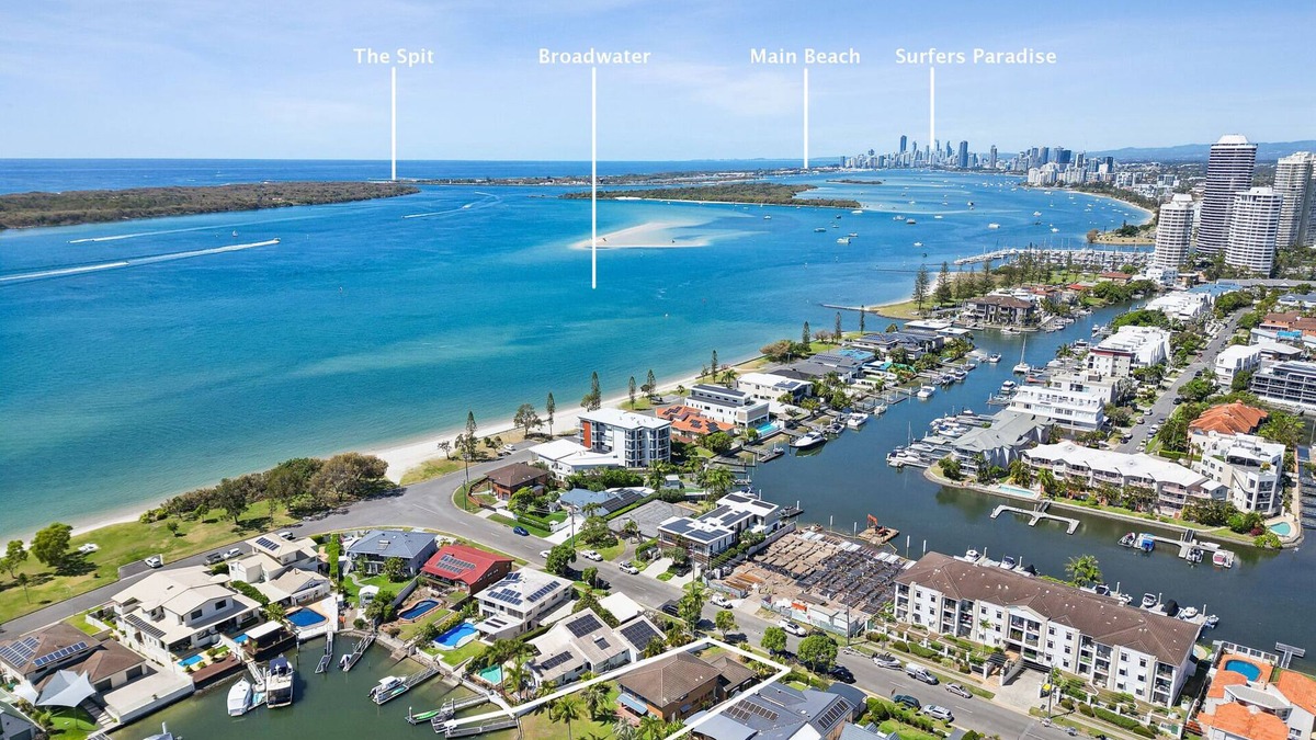 Runaway Bay House | Dream Waterfront Retreat in Runaway Bay