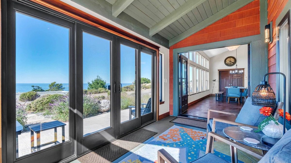 Manchester House | 'Dream Weaver' House w/Hot Tub & Ocean View!