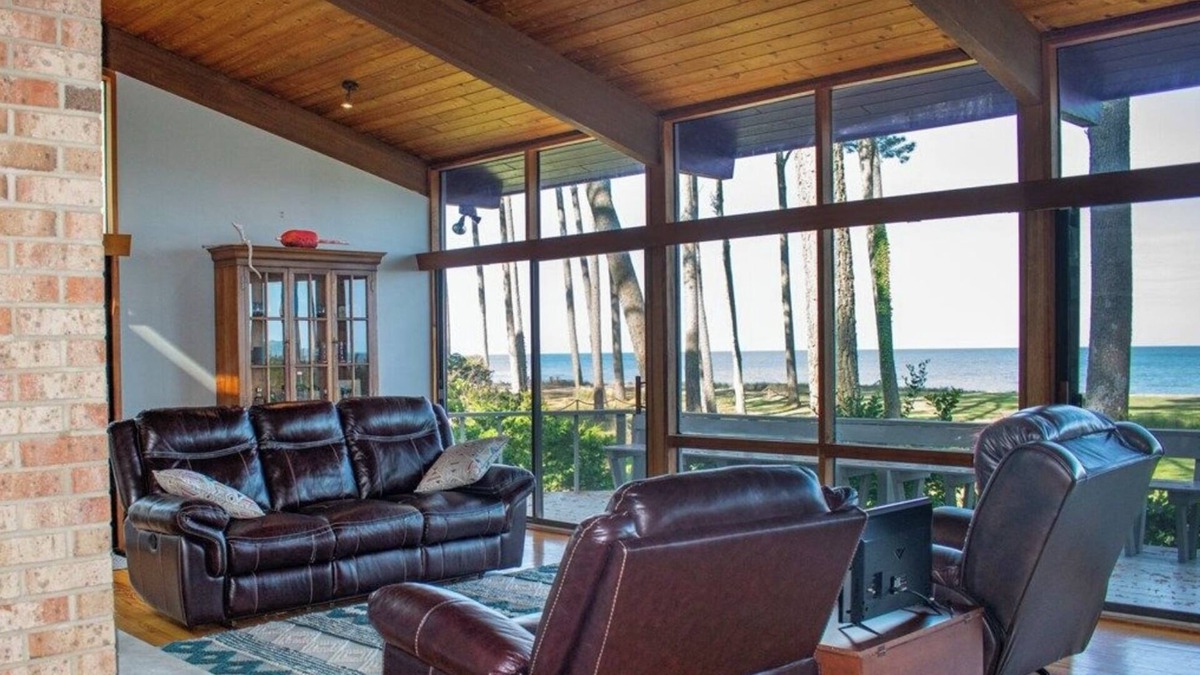Davis Wharf House | Dreamers Bay