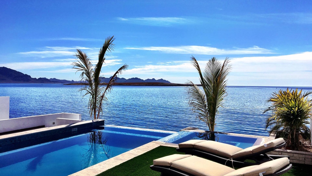 San Carlos House | Dreamhouse 5 Bedroom With Pool Located Right On The Beach