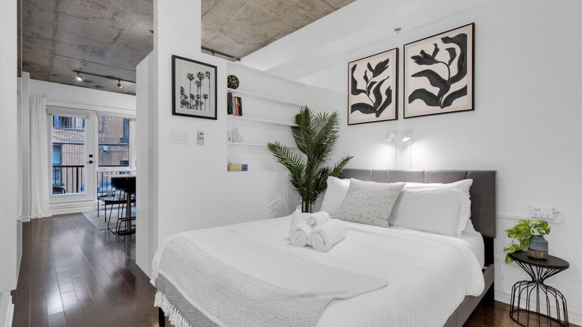 Milton Park Apartment | Dreaming at the Base of the Mountain W/Parking