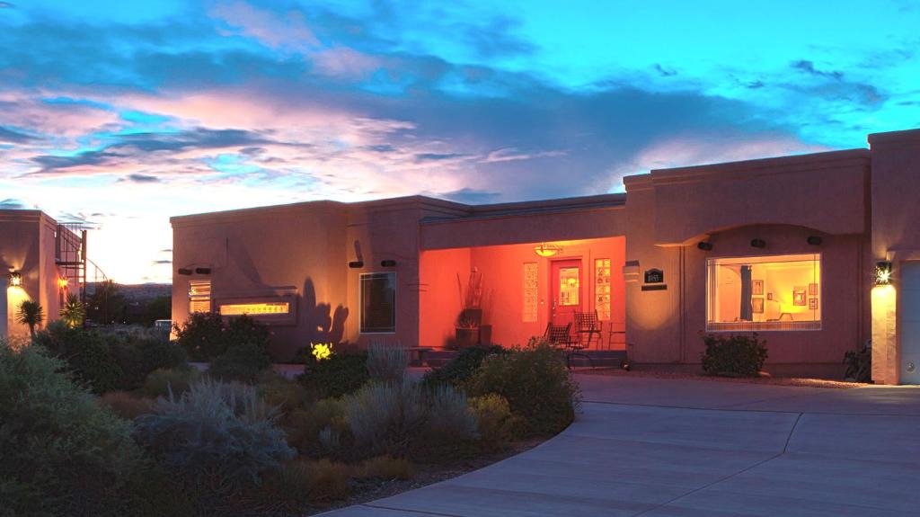 Big Water Bed & Breakfast | Dreamkatchers Lake Powell Bed & Breakfast