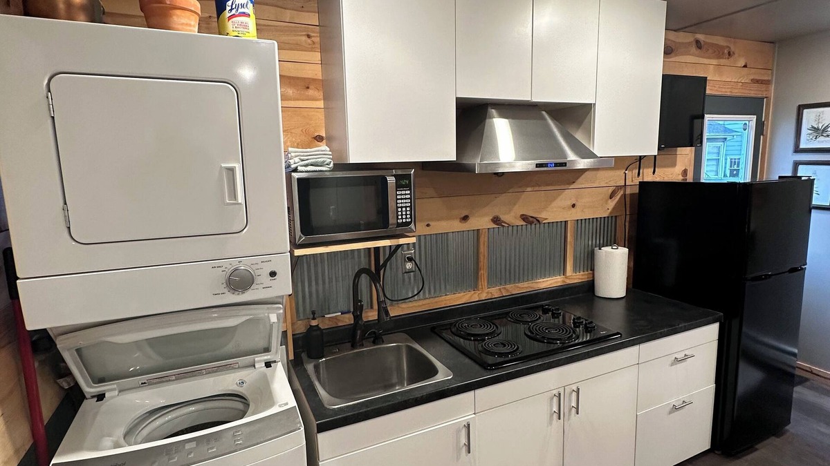 Dickinson Apartment | Dreamlabs studio snuggled by Dickinson State University