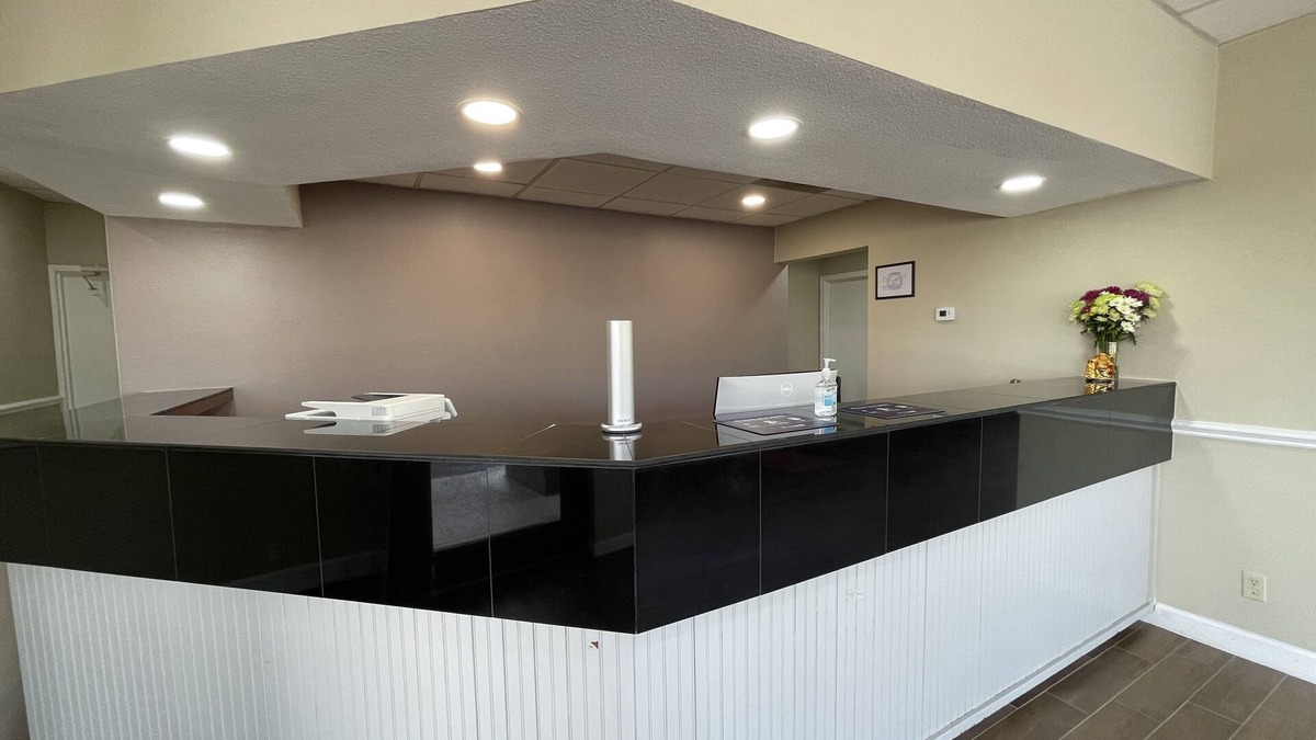 Marion Hotel | Dreamland Inn