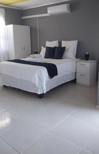 Keetmanshoop Apartment | Dreamland Self Catering and Backpackers CC