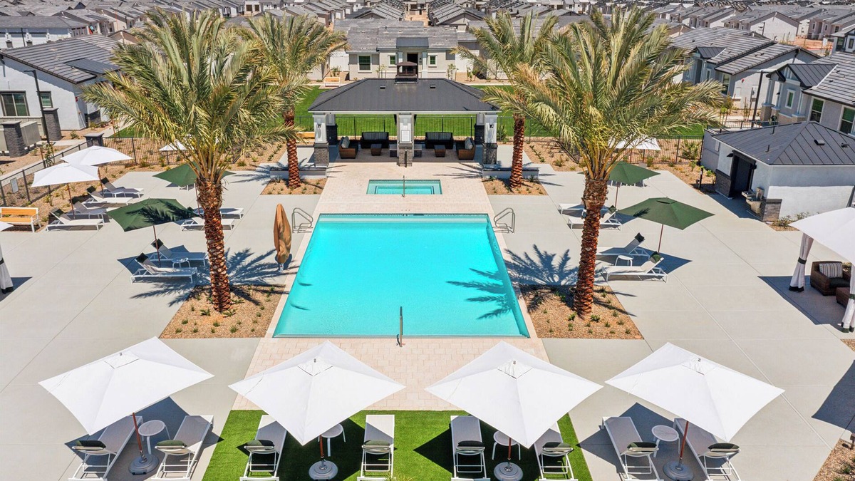 Casa Grande House | Dreamlight Modern Home with Pool and BBQ