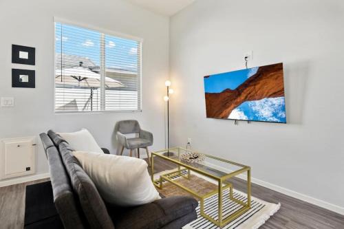 Casa Grande Apartment | Dreamlight Modern Home in Casa Grande with Pool,BBQ
