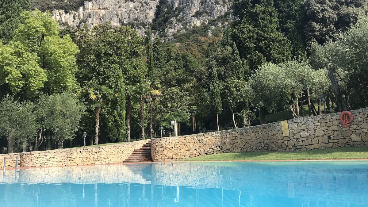 Corno Apartment | Dreamlike apartment in "Parco Villa San Vigilio"
