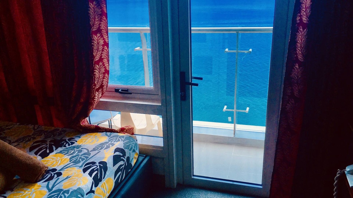 Punta Engano Hotel | Dreamlike ARTERRA Hotel Apartment CEBU MACTAN FULL, Balcony Oceanside, 14 Floor