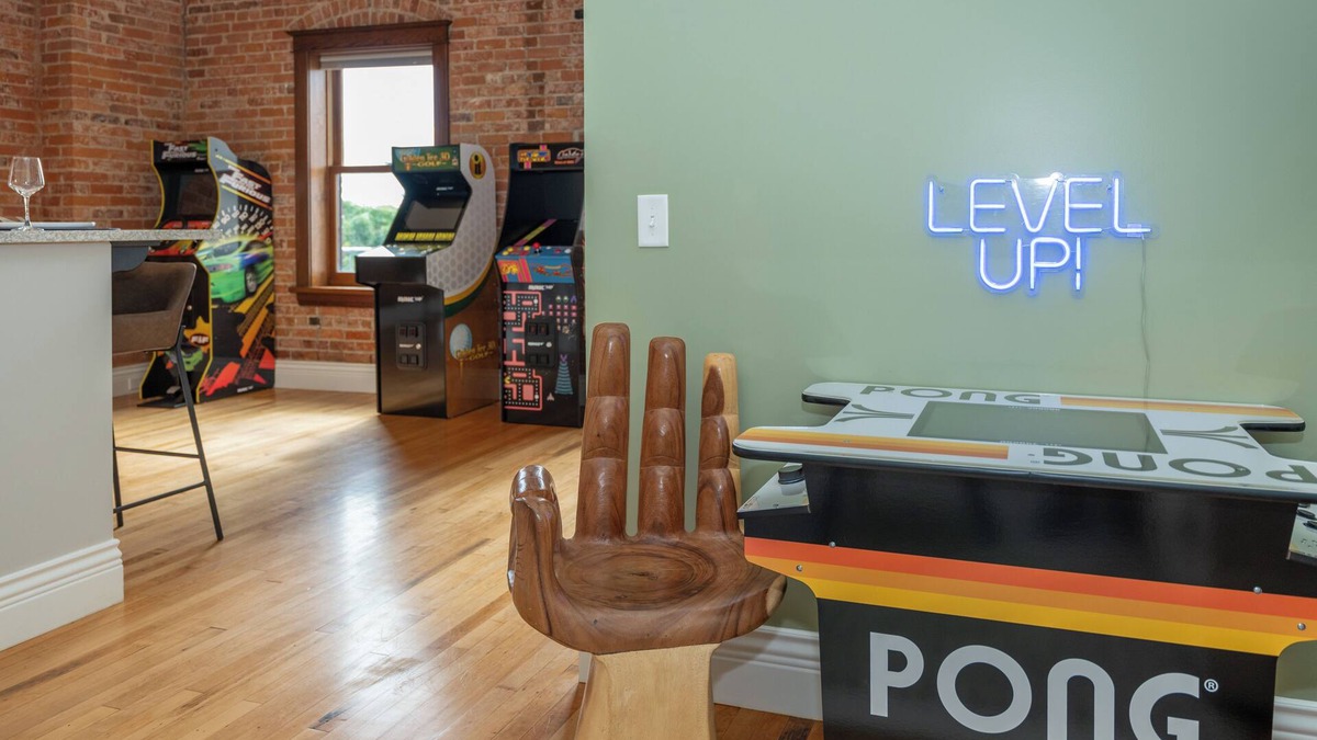 Kalamazoo Apartment | Dreamy Downtown Luxury Loft/13-Ft Ceilings/Walkable
