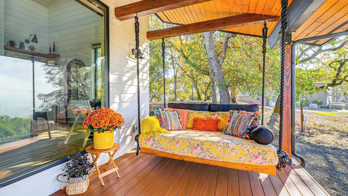 Roseburg Cottage | Dreamy Hilltop View: Roseburg Wine Country Retreat