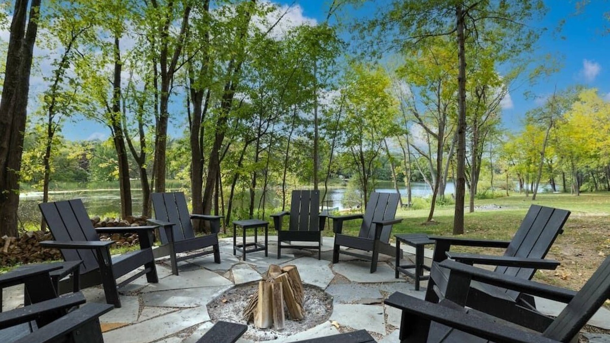 Inver Grove Heights House | Dreamy Lake Home with Huge Private Yard