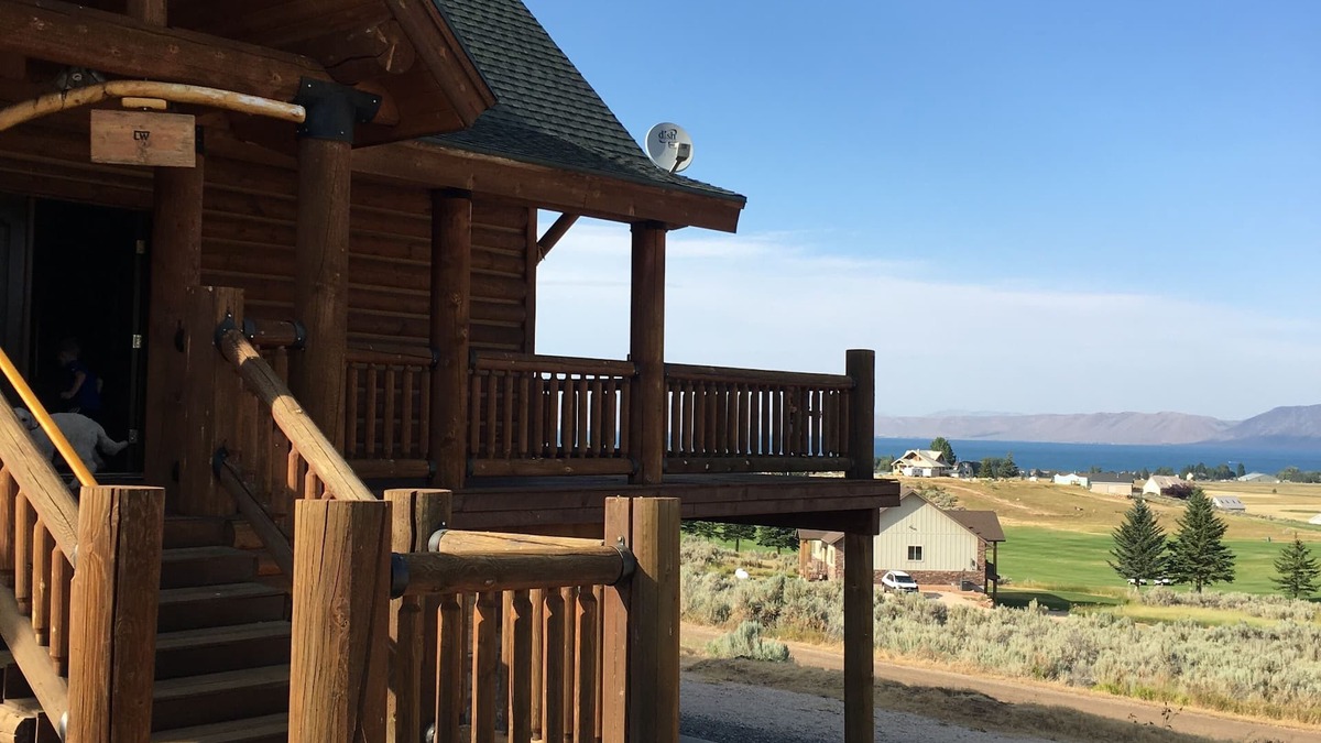 Sweetwater Cabin | Dreamy Log Cabin in Bear Lake. Spectacular Views, Great Location, Quiet Getaway.