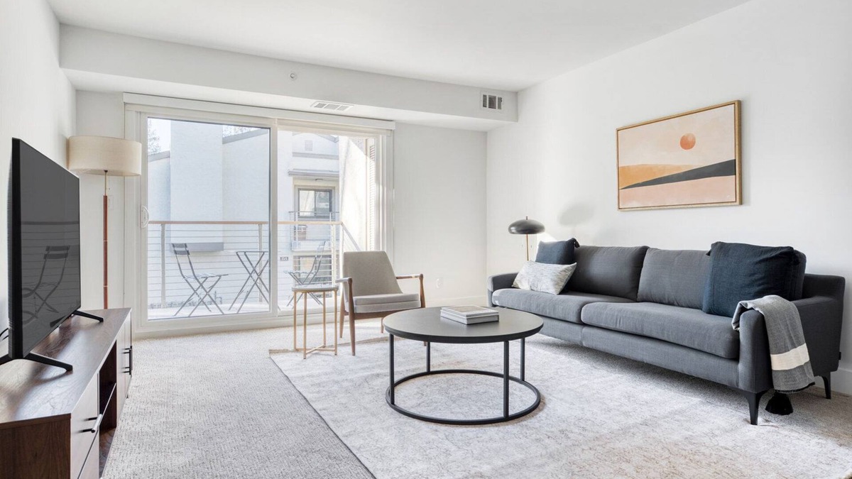 Sharon Heights Apartment | Dreamy Menlo Park 1BR w/Gym & W/D, easy highway access, by Blueground